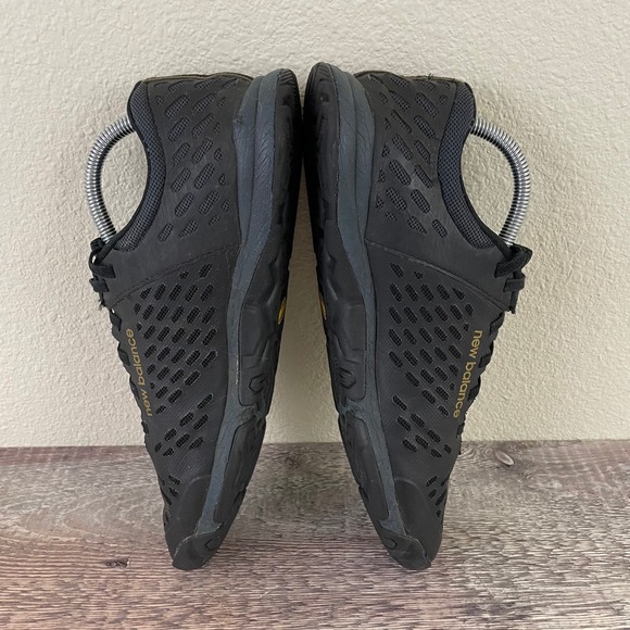 New Balance Minimus Running Shoes Men's 9 Black Gray Gold Athletic MX20GL4 - Picture 3 of 12